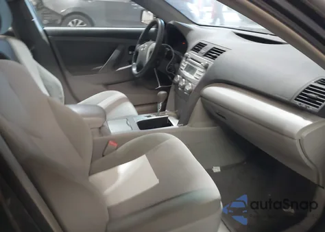 2010 Toyota Camry Le z USA, uszkodzony, nr VIN 4T4BF3EK6AR058841